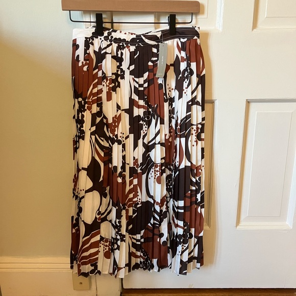 J. Crew Pleated Midi Skirt in Ratti Cocoa Floral Print Size 2 NWT - Picture 2 of 4